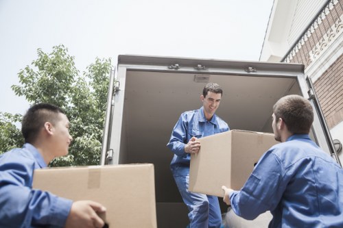 Commercial move coordination for Swiss companies